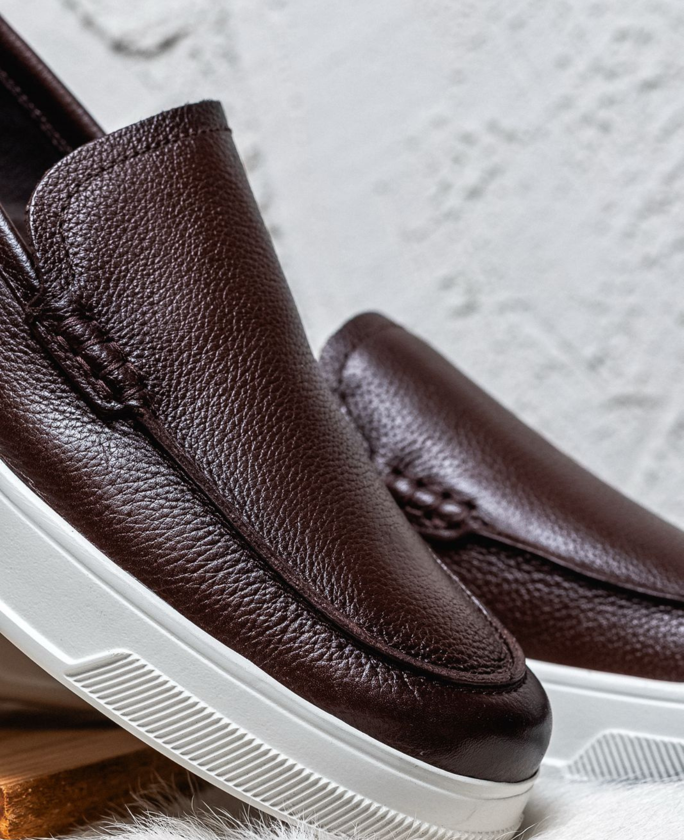 Armani Slip-on Pinhão