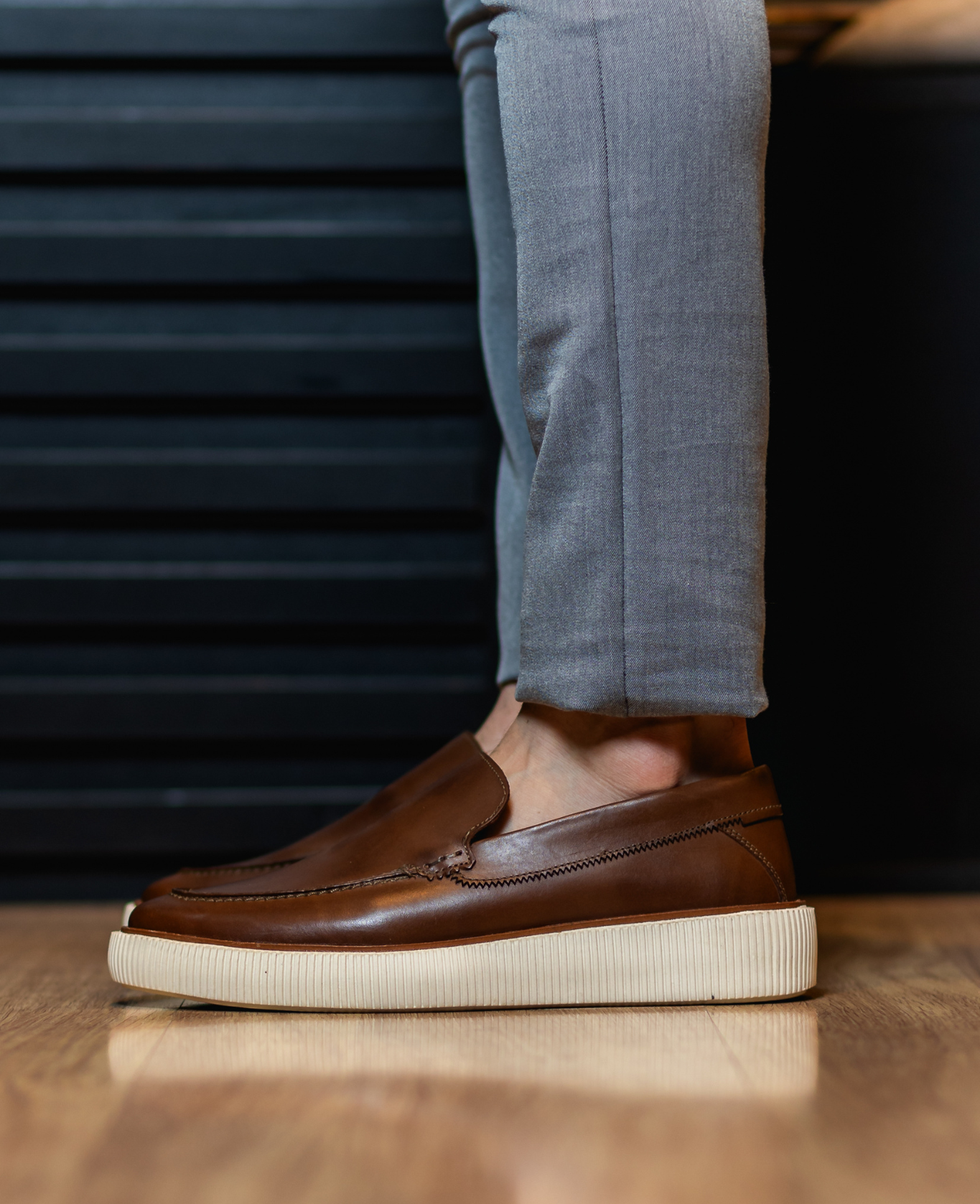 Slip On Cona Conhaque