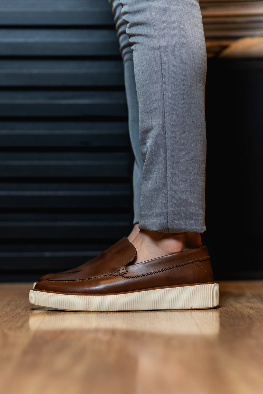 Slip On Cona Conhaque