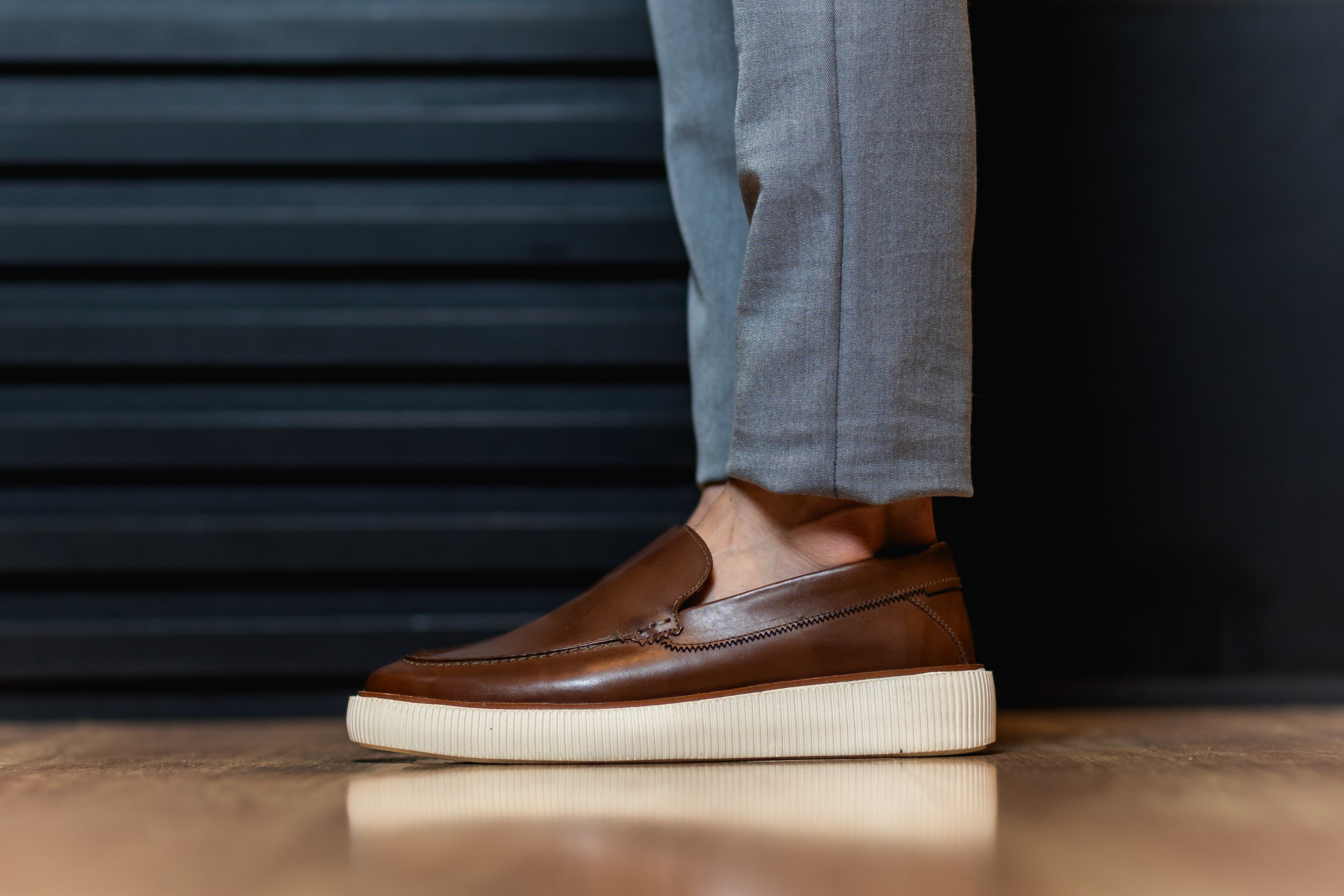 Slip On Cona Conhaque