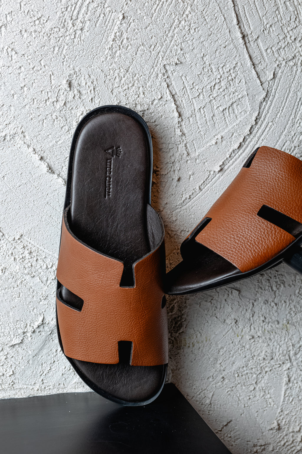 Sandália "H"eit Conhaque