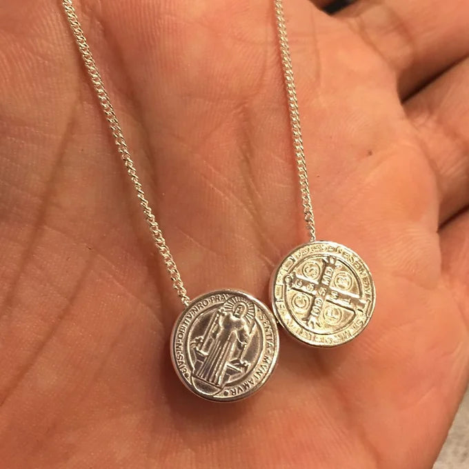 Escapulário São  Bento Prata