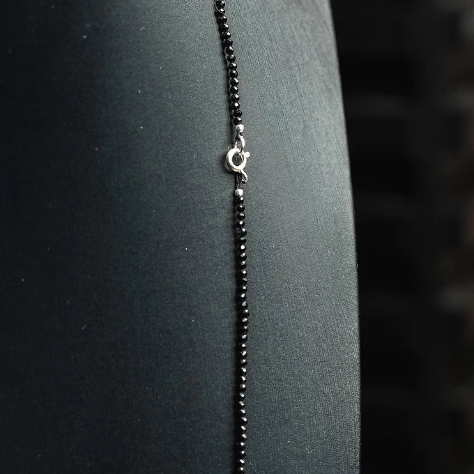 Cristo mini em espinélio